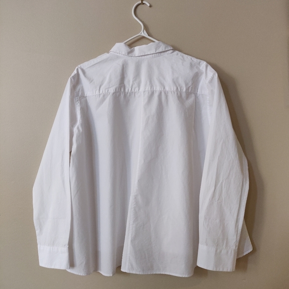 🌠2/$35🌠 Uniqlo White 1/2 Button Down Blouse - Picture 2 of 4